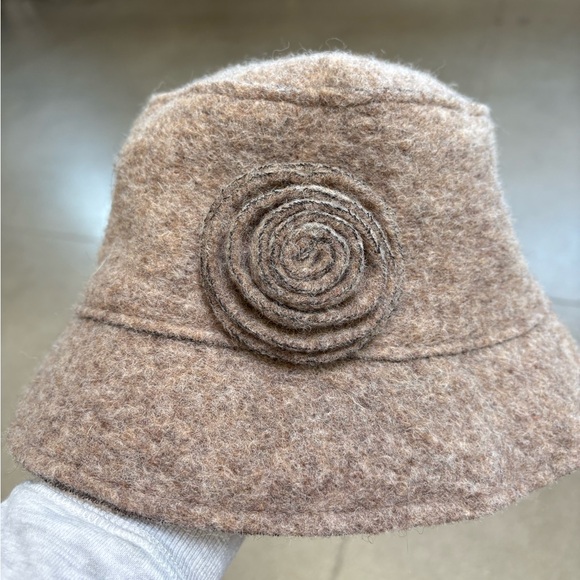 Max Mara Made in Italy Felted Wool Bucket Cloche Hat w/ Rosette – Size 57 - Picture 10 of 10